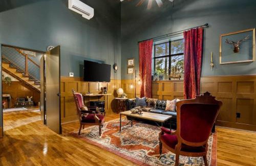 Columbia Apartment | Sherlock and Watson