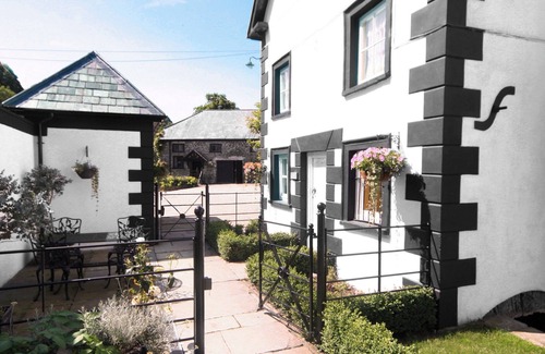 Llangadog Cottage | Sherrifs Lodge - HW7730