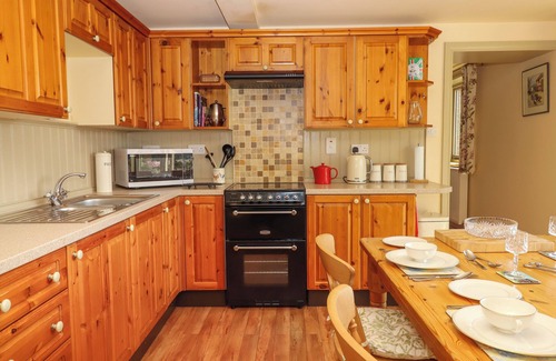 Westcott Cottage | SHERWAY COACH HOUSE, family friendly, with hot tub in Bradninch