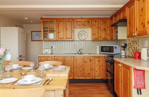 Westcott Cottage | SHERWAY COACH HOUSE, family friendly, with hot tub in Bradninch