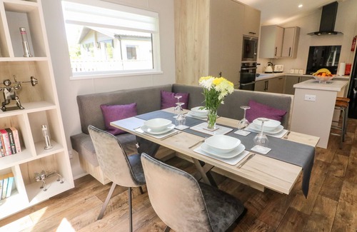 South Lakeland Leisure Village Cottage | SHERWOOD 34, pet friendly, with a garden in Carnforth