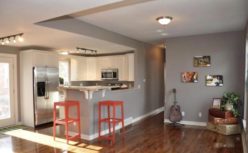 Martinez Park House | Sherwood Cottage - Steps from Old Town & Poudre River