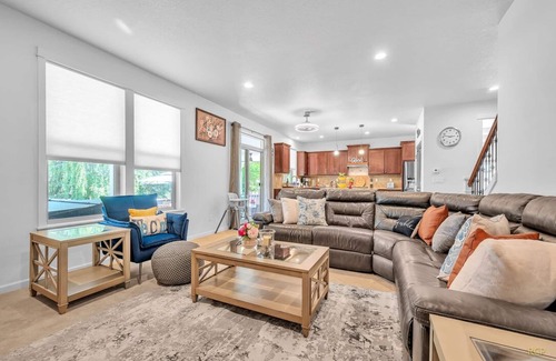 Sherwood - Tualatin South House | Sherwood Escape Hot Tub Game Room Wineries