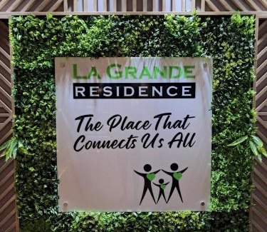 Malabanias Apartment | Sheryll Escapes - La Grande Phase 2-514, 1 bedroom with balcony, Netflix & WiFi