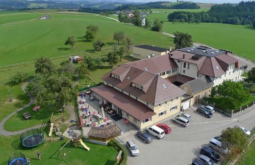 Sankt Ulrich im Muhlkreis Apartment | Shettland pony paddock - Langs Wirtshaus