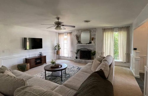 Amarillo House | Shiloh House 3-bed, 2 bath, living room, garage