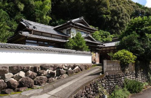 Hata-gun House | Shimanto Riverside Hideaway
