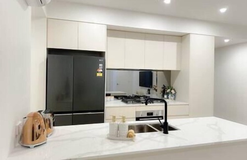 Keysborough House | SHINE Keysborough Highend Family Home, Netflix, Top Location