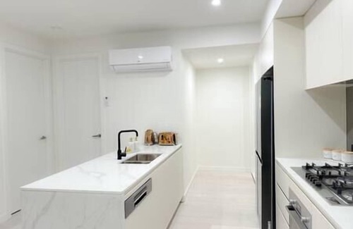 Keysborough House | SHINE Keysborough Highend Family Home, Netflix, Top Location
