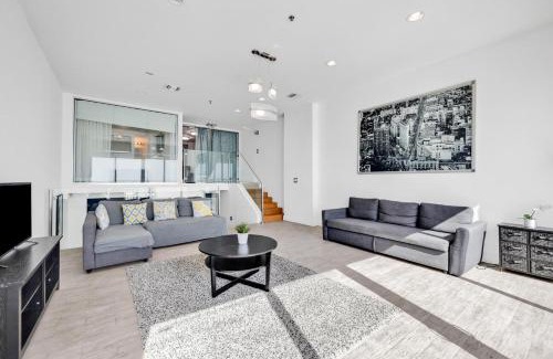 Mid Beach Apartment | Shine Suites Balcony Duplex 11