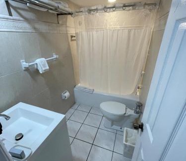 Almont Apartment | Shine Suites Studio 8