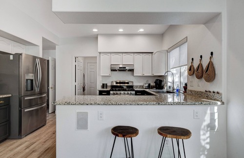 Las Vegas House | Shining home away from home! 3-bedroom house in fabulous Las Vegas with AC, WiFi