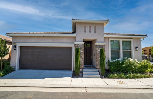 Clovis House | Shiny and new in Copper River area