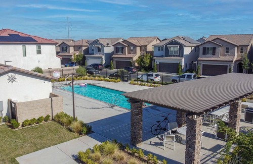 Clovis House | Shiny and new in Copper River area