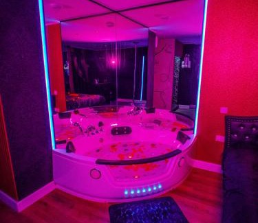 Limoux Apartment | Shiny Cloud Love Room