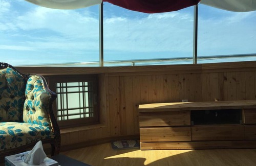Seongsan House | Shinyang Beach Pension
