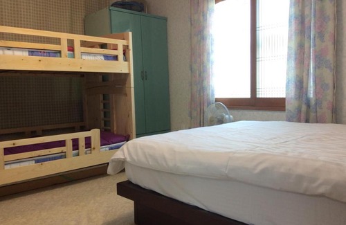 Seongsan House | Shinyang Beach Pension