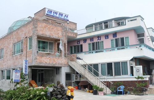 Seongsan House | Shinyang Beach Pension