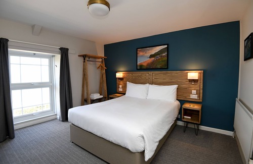 Tan-y-groes Hotel | Ship Inn