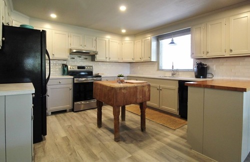 East Orleans Bed & Breakfast | Ship's Knees Inn