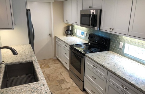 Shipyard Plantation Villa | Shipmaster - Spacious 3BR, 3 Bath with Golf-View/Tennis/Pool/BEACH LOCKER