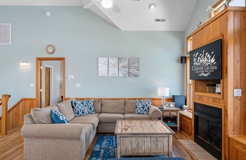 Currituck County House | Ships Ahoy: Oceanside, Pet Friendly, Heated Pool, Pool Table