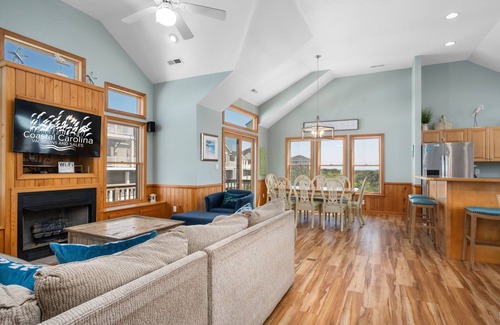 Currituck County House | Ships Ahoy: Oceanside, Pet Friendly, Heated Pool, Pool Table