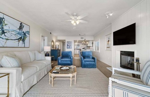Ono Island Condo | Shipwatch D201 | Beachfront | 2 Outdoor Pools | Bayside Boat Dock