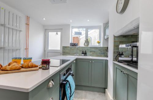 Appledore House | Shipwrights Cottage - Appledore