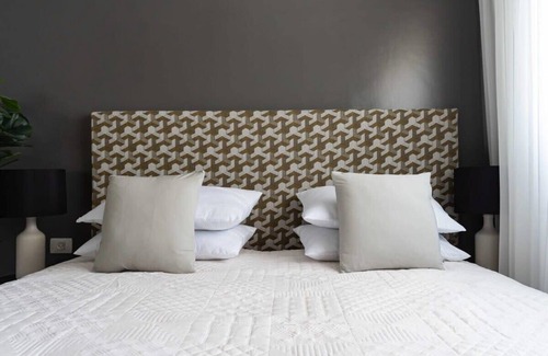 Mea She'arim Apartment | Shirat Haneviim - One Bedroom