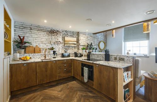 Holt Apartment | Shirehall Apartments
