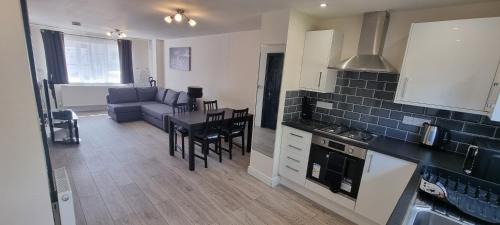 Milton Apartment | Shirely S, Milton, Cambridge, 2BR House, Newly Refurbished