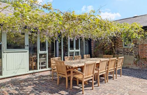 Westbourne House | Shires Barn Farmhouse - Westbourne