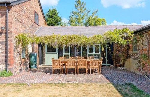 Westbourne House | Shires Barn Farmhouse - Westbourne