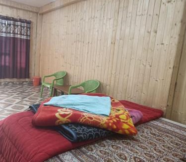 Tosh House | Shiva mountain guest house & Cafe