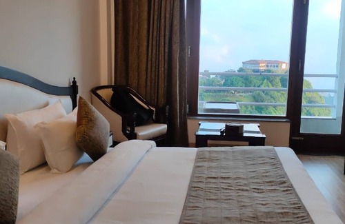 The Mall Road Hotel | Shivalik Hills Mussoorie