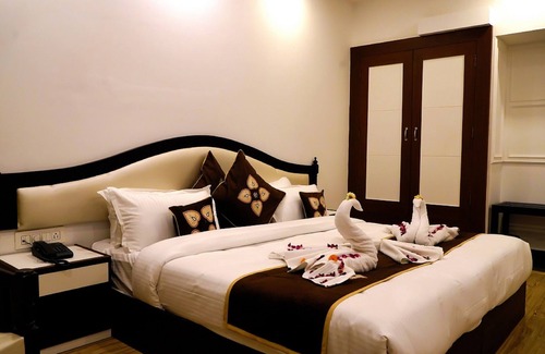 The Mall Road Hotel | Shivalik Hills Mussoorie