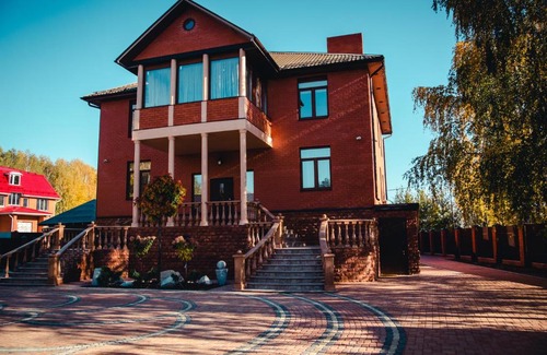 Ilyinskoye Hotel | Shmel House