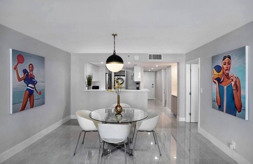 Downtown Miami Condo | Shock Wave! Totally Renovated 1 Bedroom Condo Miami, Water and Park Views!