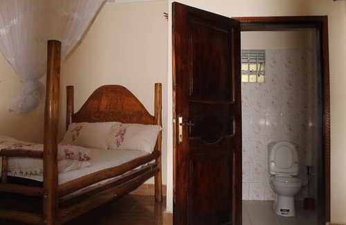 Kitojo Hotel | ShoeBill Safari Lodge