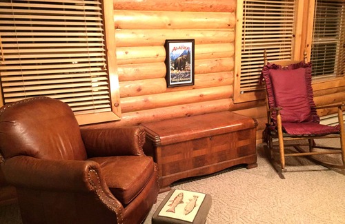 Last Chance Cabin | Shooting Star Lodge-Sleeps 15, 9 Beds 3 Baths