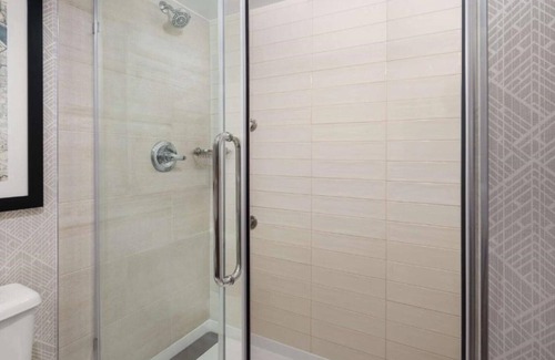 Portland House | Shop and stay near Portland Airport