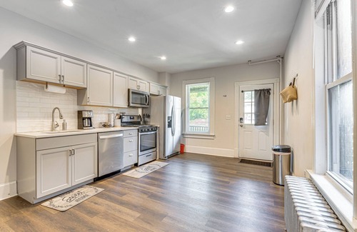Stroudsburg House | Shop & Dine: Central Stroudsburg Townhome!