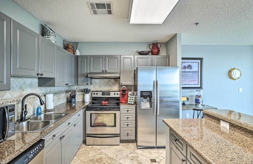 Fort Worth Condo | Shop & Dine: Fort Worth Condo w/Racetrack Views!