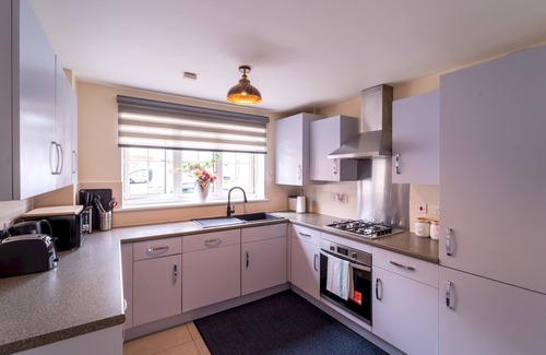 Bicester House | Shop & Stay at Bicester Village near our 3 Bed Home| Pass the Keys