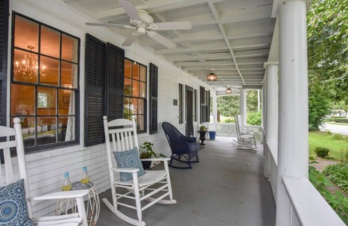 Yarmouth Port House | Shopping Restaurants 6 mins to Beach! AC!