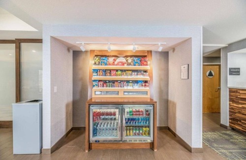 Hayward House | Shops and fun near Oakland Airport