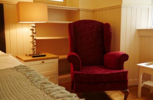 Tarbet House | Shore House