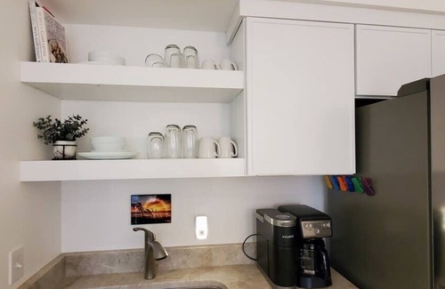 Acme Condo | Shore Life Retreat One Block to Beach