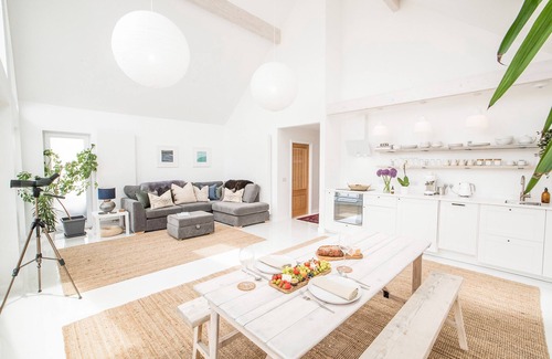 Isle of Lewis House | SHORE LODGE, romantic, luxury holiday cottage in Stornoway